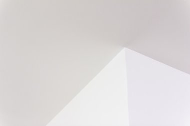 İnşaat detayları: sıvalı tahta tavan ve duvar köşe wi