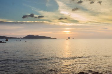 Yalnızlık günbatımı ve Kalim beach, Phuket, Tayland
