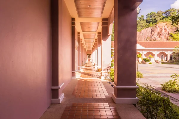 Phuket, Tayland - 10 Aralık 2016: Yürüyüş yolu Phuket incelemesi Müzesi