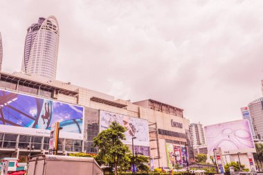 Bangkok, Tayland - 11 Temmuz 2017 : Central world alışveriş merkezi, Bangkok'un simgesi