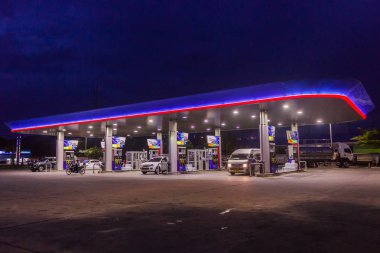 Phuket, Tayland - 2 Mayıs 2018: zaman nigh ealy petrol otoritesi Tayland (BK), benzin istasyonunda