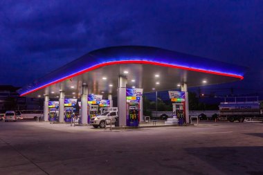 Phuket, Tayland - 2 Mayıs 2018: zaman nigh ealy petrol otoritesi Tayland (BK), benzin istasyonunda