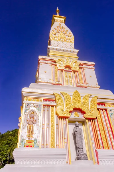 Tajlandzki Buddyjski pagoda świątyni Doi Thepnimit na wzgórzu Patong. — Zdjęcie stockowe