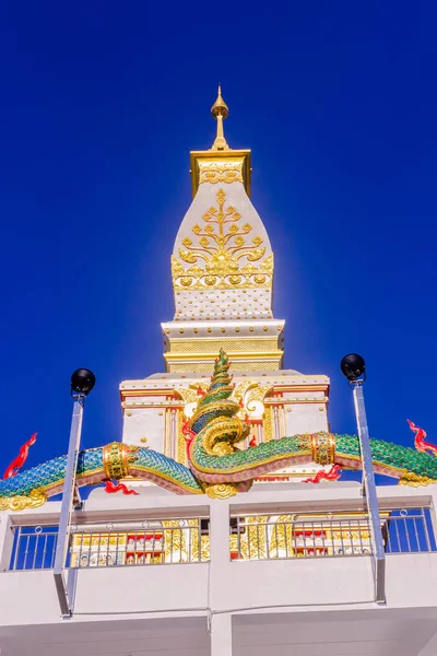 Pagode budista tailandês no templo Doi Thepnimit em Patong hilltop . — Fotografia de Stock