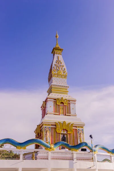 Thais boeddhistische Pagode Doi Thepnimit tempel op Patong heuveltop. — Stockfoto