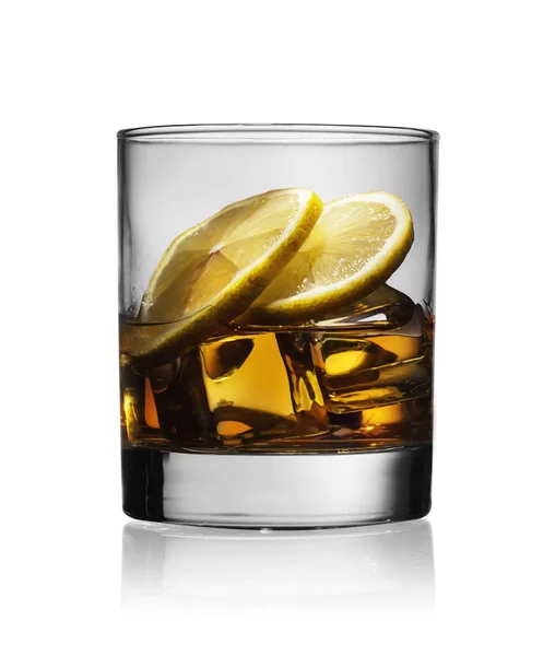 Cocktail with the whiskey lemon and ice — Stock Photo, Image