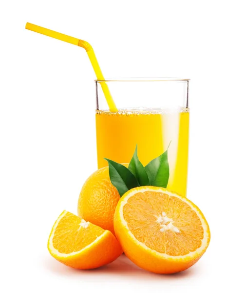 Copo de suco de laranja e as laranjas — Fotografia de Stock