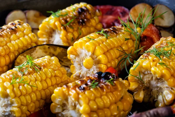 Pişmiş mısır yemek arka plan yaptı