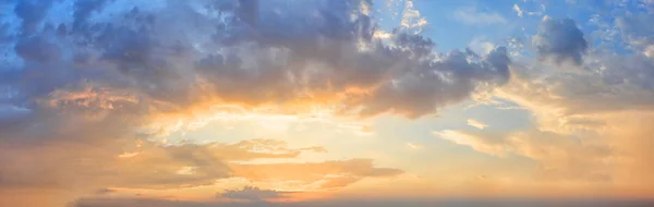 Панорама оранжевого неба заходу сонця — стокове фото