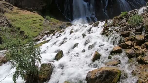 夏天的时候卡普兹巴希瀑布 — 图库视频影像