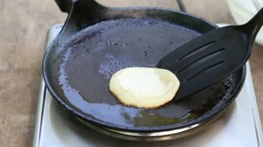 Tavada sıcak krep yapmak