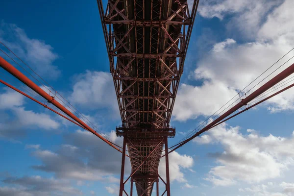Szczegółowy Widok Spod Mostu Abril Pilar Atrakcja Doświadczenia Lizbonie Poziomy — Zdjęcie stockowe