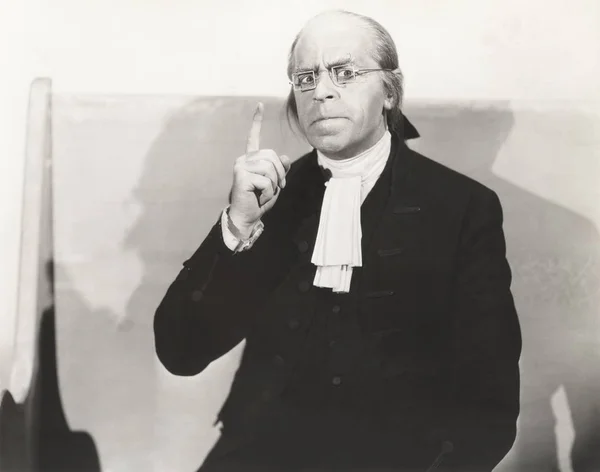 Lawyer gesturing in courtroom — Stock Photo, Image