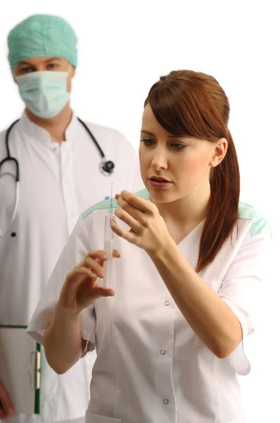Arzt Mit Mütze Und Maske Krankenschwester Mit Spritze — Stockfoto
