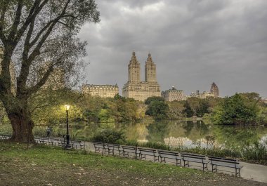Sabah erken Bridge'de yay 