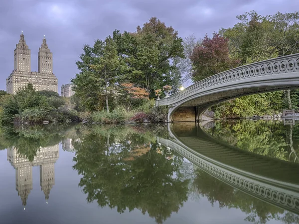 Pont de l'arc tôt le matin — Photo