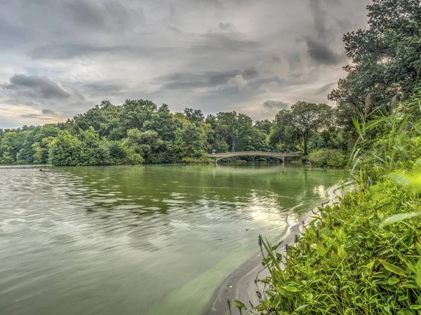 Puente de proa temprano por la mañana — Foto de Stock