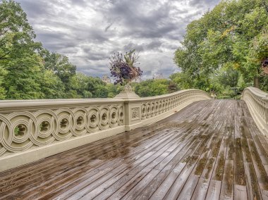 Yaz aylarında yay Köprüsü