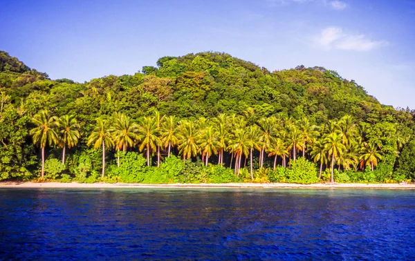 Shoreline off the coast — Stock Photo, Image