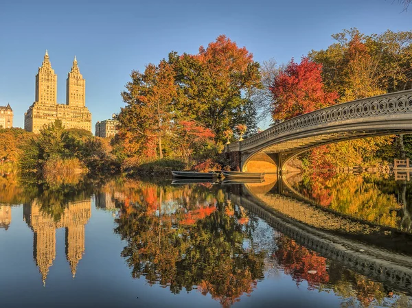 Boog brug central park — Stockfoto