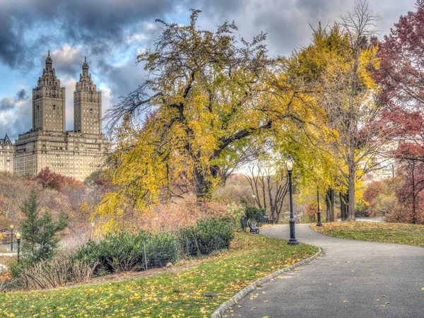 Central Park v New Yorku v pozdním podzimu — Stock fotografie