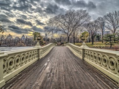 yay köprü Merkez Parkı