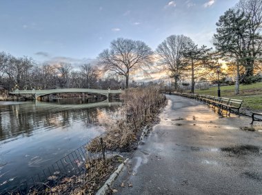 yay köprü Merkez Parkı