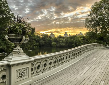 yay köprü Merkez Parkı