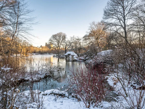 Central Park, Wagner Bucht leichter Schnee — Stockfoto