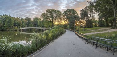 yay köprü Merkez Parkı