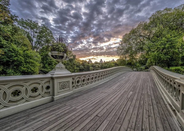 Bogenbrücke Central Park — Stockfoto