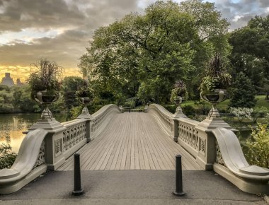 yay köprü Merkez Parkı