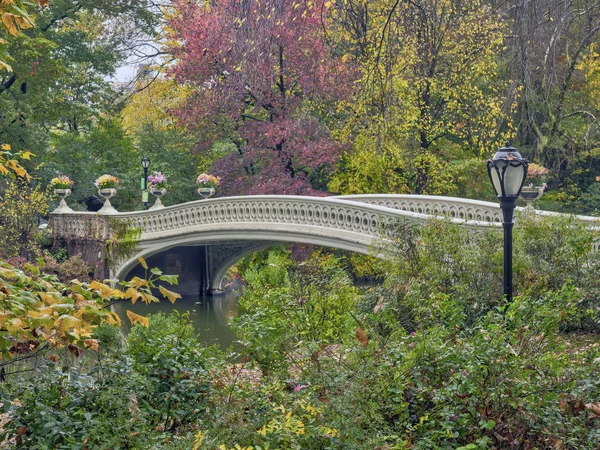 Pont d'arc en automne — Photo