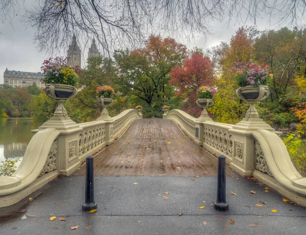 Bow bridge — Stock Photo, Image