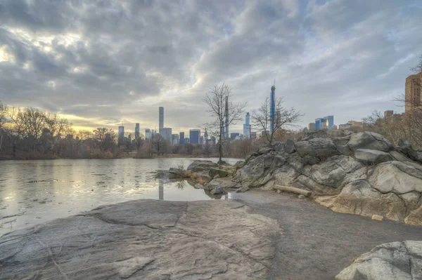 Central park, new york city na jezeře — Stock fotografie