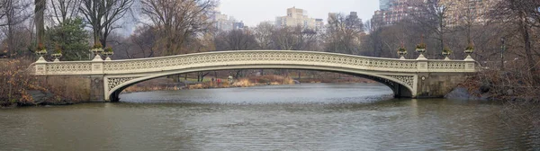 Bogenbrücke — Stockfoto