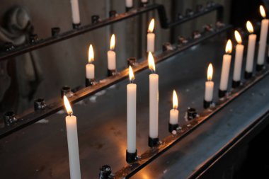 alev ile bazı mumlar