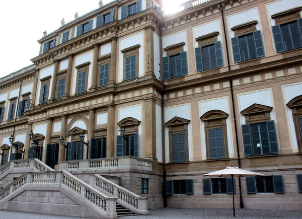 Королевская вилла, Монца
