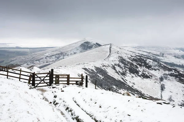 Derbyshire platteland in de winter — Stockfoto