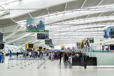 Heathrow Havaalanı'na iade masaları