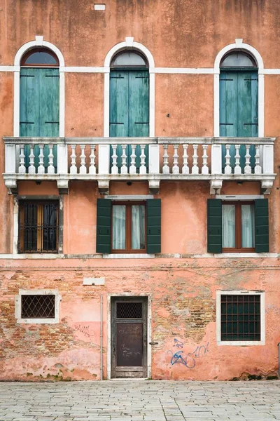 Vieille maison devant Venise — Photo