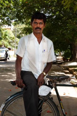 Bisikletli Hintli adam