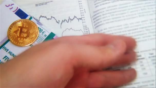 Крипто Інвестиційних Книга Bitcoin Гроші Iso Майбутніх Видобуток — стокове відео