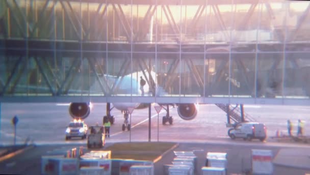 Luchthaven Passagiers Vliegtuigen Parkeren Landing — Stockvideo