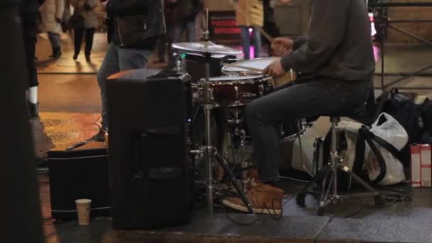 Batterista Street Rock Band Spettacolo Prestazioni Strumento Attrezzature Dal Vivo — Video Stock