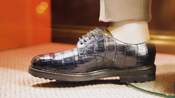 Кожаные Мужские Туфли Швами Модный Дизайн Обуви Класса Люкс — стоковое видео