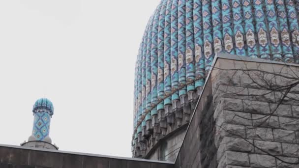 Kupol Moské Och Minareter Stenmurade Väggar Och Kupolmönster Arkitektur — Stockvideo