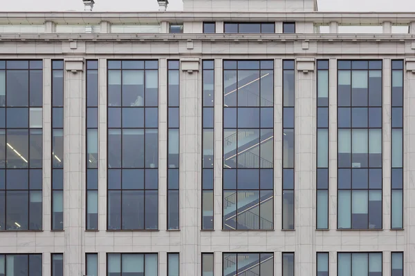 Ofis mimarisi geometrisi. İnşaat dokusu merdivenleri..