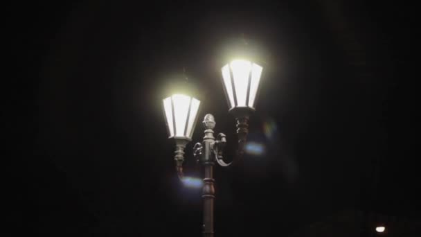 Nocna Lampa Uliczna Ciemności Vintage Latarnia Nocnym Życiu Zewnątrz Latarnia — Wideo stockowe