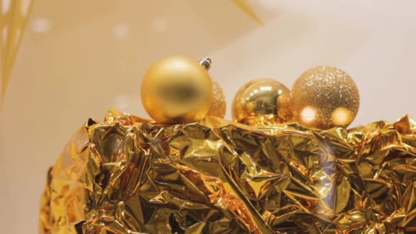 Palle Oro Festive Regalo Lamina Oro Avvolgono Scintille — Video Stock